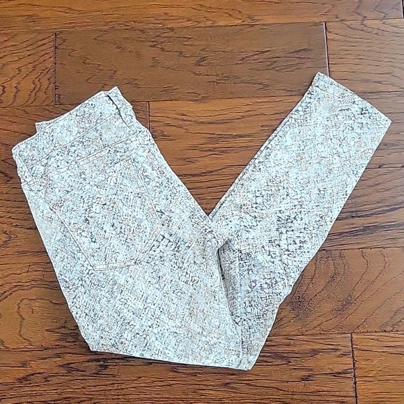 Express Mid Rise Skinny Jeans Foil Snakeprint 6R - Picture 4 of 6